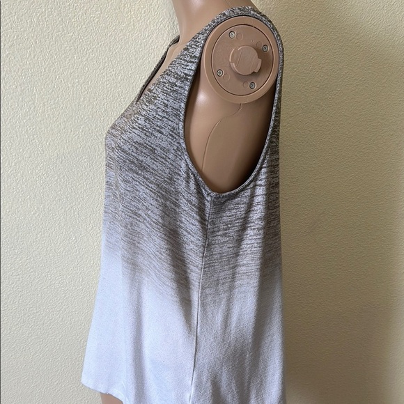 a.n.a- Green and White Sleeveless Top - Picture 6 of 10